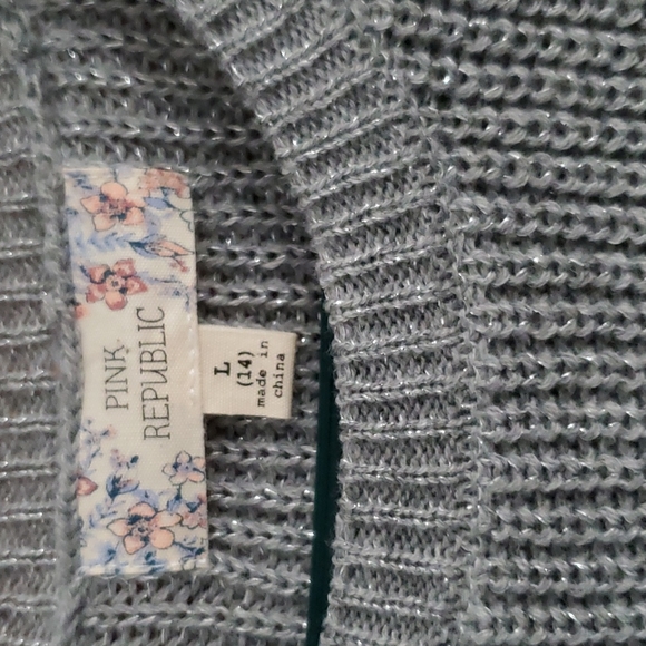 Sweater - Picture 2 of 4